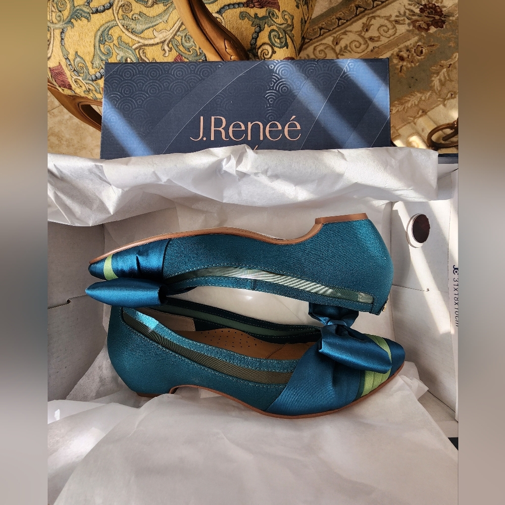 Brand New-Teal/Emerald Satin Shoes!!π¦ππ©΅ - Picture 7 of 9